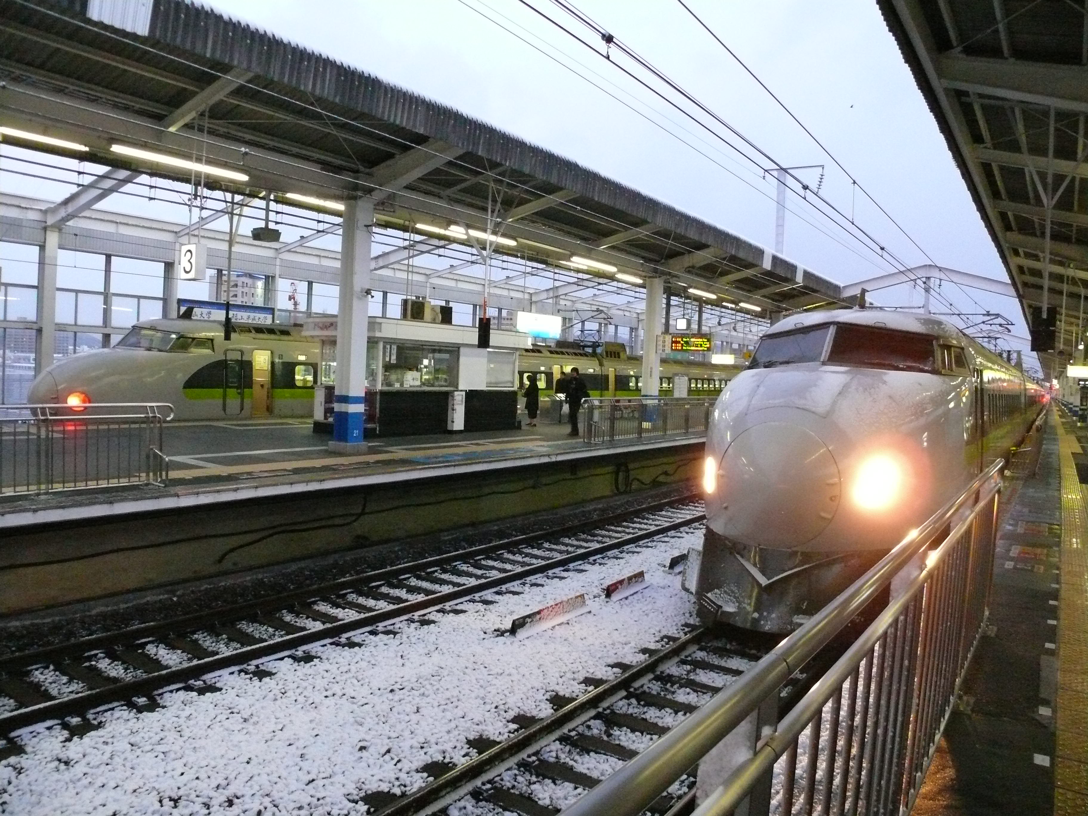 さよならフレッシュグリーン０系新幹線（２）岡山駅: 列車と風景